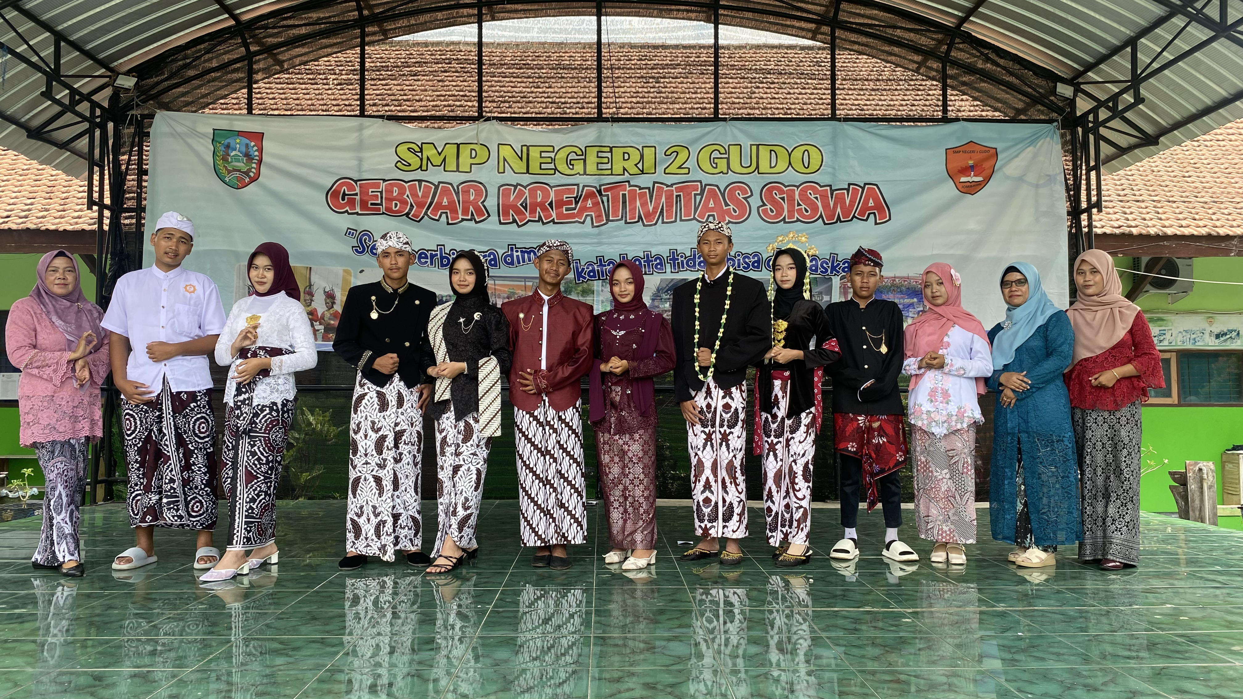 Peringatan Hari Kartini dan Hari Pendidikan Nasional di SMP Negeri 2 Gudo Berlangsung Meriah